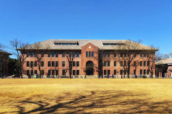 选择A-Level数学补习班时，应重点考察师资专业度、课程匹配度和教学方法的科学性；评估补习效果需结合成绩数据、学生反馈和长期学习能力提升。优质补习能针对性强化数学思维，但效果取决于师生配合与个人努力，需理性选择避免盲目跟风。